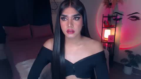 Snapshot of ultimatesexytrans chatting on 02-07-25, 10:09 Alex online show from 02-07-25, 10:09