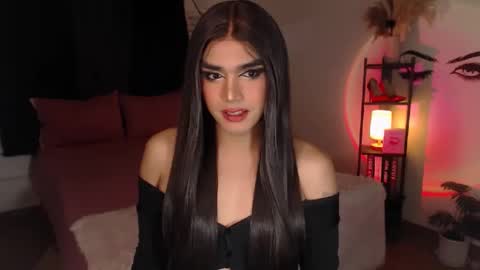 Snapshot of ultimatesexytrans chatting on 02-10-25, 07:49 Alex online show from 02-10-25, 07:49