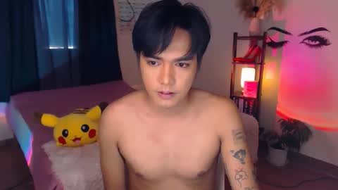 Snapshot of ultimatesexytrans chatting on 02-24-25, 01:35 Alex online show from 02-24-25, 01:35