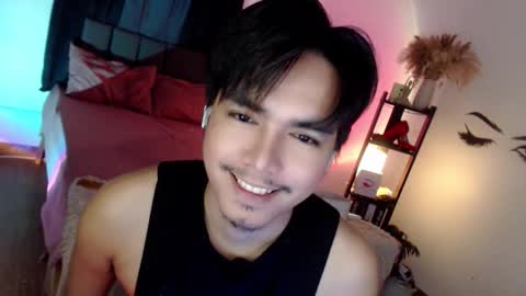 Snapshot of ultimatesexytrans chatting on 09-24-25, 04:43 Alex online show from 09-24-25, 04:43