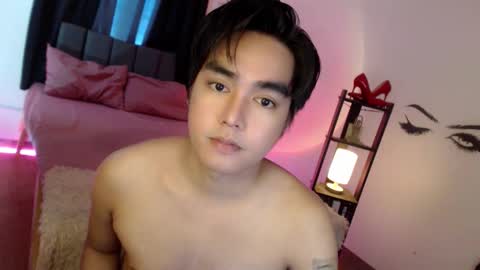 Snapshot of ultimatesexytrans chatting on 10-07-25, 11:46 Alex online show from 10-07-25, 11:46