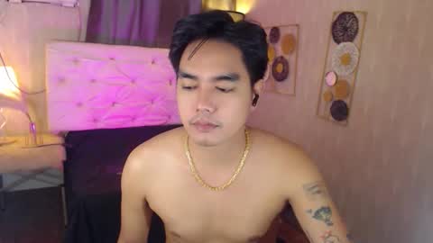 Snapshot of ultimatesexytrans chatting on 11-23-25, 04:51 Alex online show from 11-23-25, 04:51