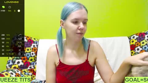 Snapshot of ultra_meow chatting on 01-05-25, 03:02 Roxy online show from 01-05-25, 03:02