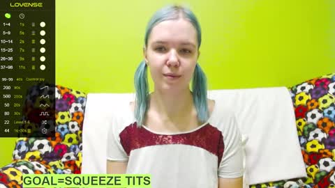 Snapshot of ultra_meow chatting on 01-09-25, 01:45 Roxy online show from 01-09-25, 01:45