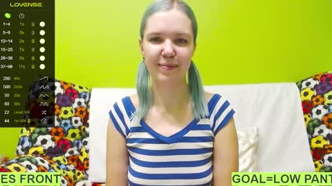 Snapshot of ultra_meow chatting on 01-24-25, 10:43 Roxy online show from 01-24-25, 10:43