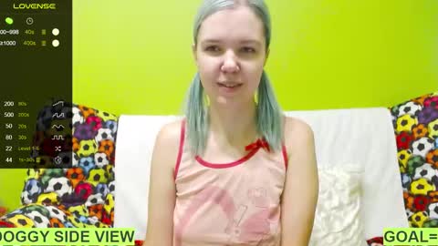 Snapshot of ultra_meow chatting on 01-28-25, 04:50 Roxy online show from 01-28-25, 04:50