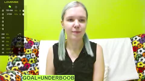 Snapshot of ultra_meow chatting on 02-01-25, 06:51 Roxy online show from 02-01-25, 06:51