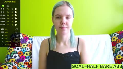 Snapshot of ultra_meow chatting on 02-03-25, 10:47 Roxy online show from 02-03-25, 10:47