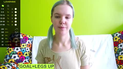 Snapshot of ultra_meow chatting on 02-05-25, 11:55 Roxy online show from 02-05-25, 11:55