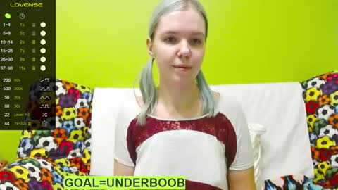 Snapshot of ultra_meow chatting on 02-06-25, 06:56 Roxy online show from 02-06-25, 06:56