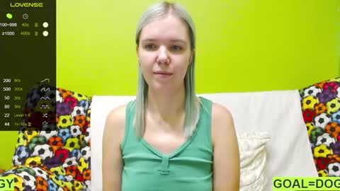 Snapshot of ultra_meow chatting on 02-08-25, 06:55 Roxy online show from 02-08-25, 06:55