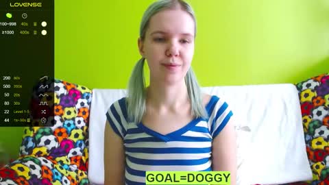 Snapshot of ultra_meow chatting on 02-16-25, 07:04 Roxy online show from 02-16-25, 07:04