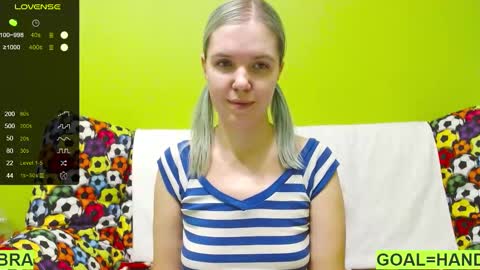 Snapshot of ultra_meow chatting on 02-16-25, 06:54 Roxy online show from 02-16-25, 06:54