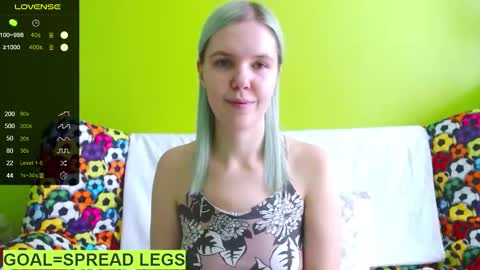 Snapshot of ultra_meow chatting on 02-18-25, 11:22 Roxy online show from 02-18-25, 11:22