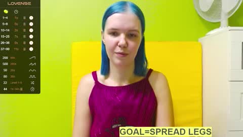 Snapshot of ultra_meow chatting on 10-03-25, 07:44 Roxy online show from 10-03-25, 07:44