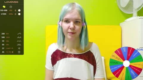 Snapshot of ultra_meow chatting on 10-26-25, 09:53 Roxy online show from 10-26-25, 09:53