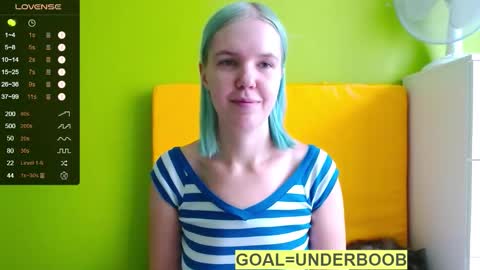 Snapshot of ultra_meow chatting on 10-30-25, 11:22 Roxy online show from 10-30-25, 11:22