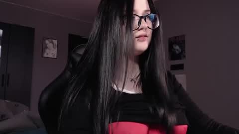 Julia online show from 02-11-25, 03:40