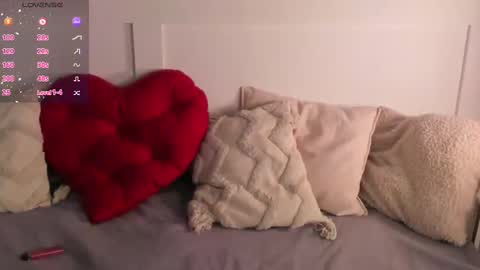 Snapshot of una_medisson chatting on 02-17-25, 11:23 Una online show from 02-17-25, 11:23