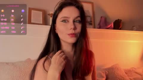 Snapshot of una_medisson chatting on 11-16-25, 07:30 Una online show from 11-16-25, 07:30