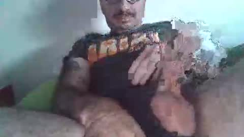 Snapshot of uncutgems818 chatting on 12-05-25, 03:09 uncutgems818 online show from 12-05-25, 03:09