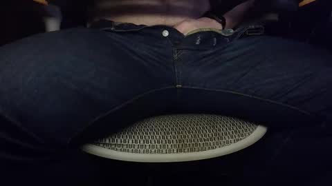 Under the desk online show from 02-11-26, 03:06