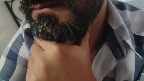 Snapshot of under_thedesk chatting on 09-30-25, 07:35 Giov online show from 09-30-25, 07:35