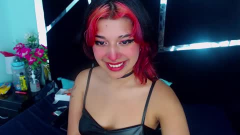 Snapshot of underbaby_ chatting on 12-28-24, 08:25 UnderBaby online show from 12-28-24, 08:25