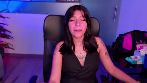 Snapshot of underbaby_ chatting on 10-04-25, 03:04 UnderBaby online show from 10-04-25, 03:04