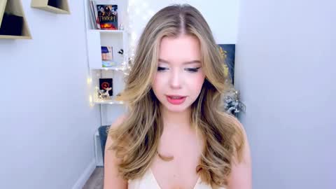 Snapshot of unforgettablalice chatting on 01-14-25, 11:31 Alice online show from 01-14-25, 11:31