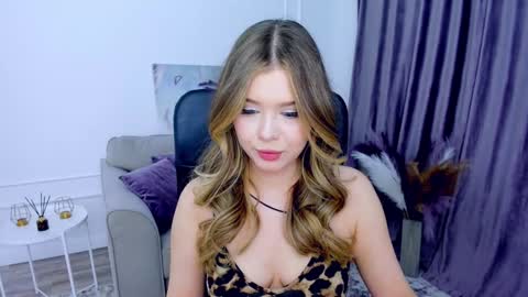 Snapshot of unforgettablalice chatting on 01-15-25, 12:36 Alice online show from 01-15-25, 12:36