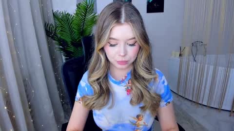 Snapshot of unforgettablalice chatting on 02-02-25, 07:57 Alice online show from 02-02-25, 07:57