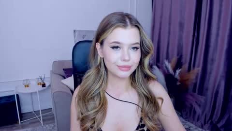 Snapshot of unforgettablalice chatting on 02-19-25, 05:49 Alice online show from 02-19-25, 05:49