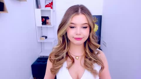 Snapshot of unforgettablalice chatting on 02-20-25, 11:42 Alice online show from 02-20-25, 11:42