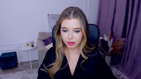 Snapshot of unforgettablalice chatting on 02-22-25, 01:55 Alice online show from 02-22-25, 01:55