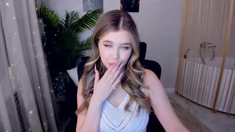 Snapshot of unforgettablalice chatting on 03-07-25, 11:27 Alice online show from 03-07-25, 11:27