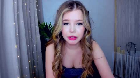 Snapshot of unforgettablalice chatting on 03-10-25, 10:55 Alice online show from 03-10-25, 10:55