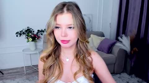 Snapshot of unforgettablalice chatting on 09-29-25, 07:51 Alice online show from 09-29-25, 07:51