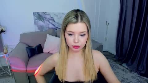 Snapshot of unforgettablalice chatting on 11-19-25, 12:27 Alice online show from 11-19-25, 12:27