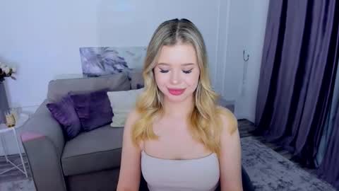 Snapshot of unforgettablalice chatting on 11-27-25, 07:38 Alice online show from 11-27-25, 07:38