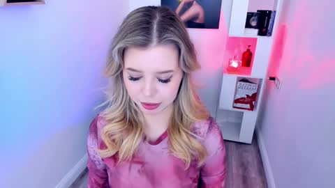 Snapshot of unforgettablalice chatting on 11-28-25, 08:00 Alice online show from 11-28-25, 08:00