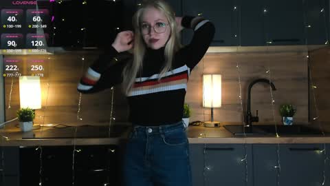 Snapshot of unforgettable_emotions chatting on 02-02-25, 09:23 Im online every day 1700 GMT-4 online show from 02-02-25, 09:23