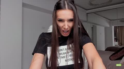 Snapshot of unforgettable_s chatting on 12-07-24, 07:32 Silvia online show from 12-07-24, 07:32