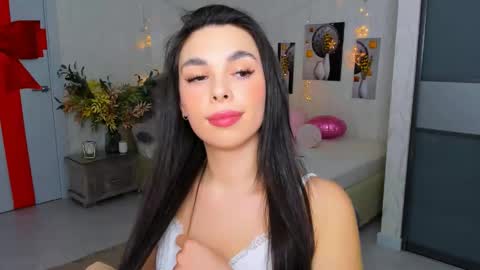 Patricia online show from 03-04-25, 01:12