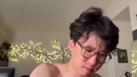 Snapshot of unhingedwang chatting on 10-18-25, 12:02 wang online show from 10-18-25, 12:02