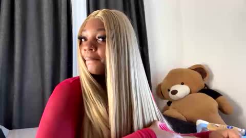 Snapshot of unholybaddie chatting on 12-23-25, 09:07 Unholybaddie online show from 12-23-25, 09:07