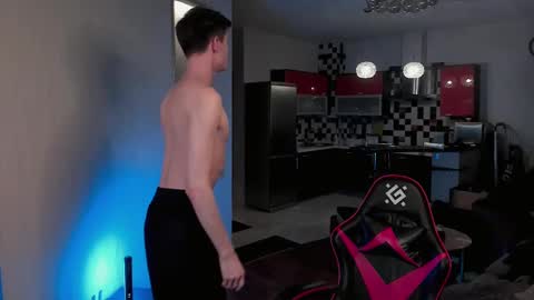 Snapshot of unholyhalo chatting on 03-09-25, 01:14 Kyle online show from 03-09-25, 01:14