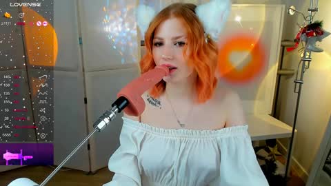 Snapshot of unicent chatting on 01-01-25, 06:26 Call me Mira thumbs up its make me happy online show from 01-01-25, 06:26