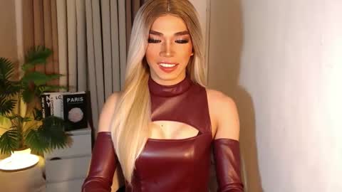 Miss Andrea online show from 10-06-25, 03:42