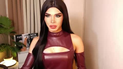 Miss Andrea online show from 10-28-25, 04:09